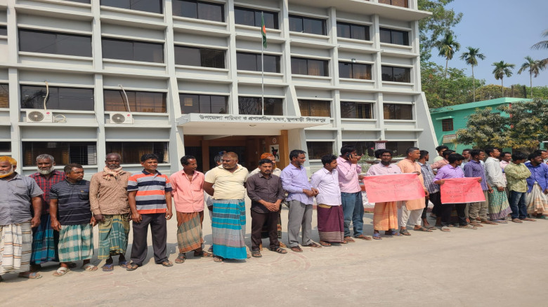 মালিকানা জটিলতায় বন্ধ ছয় গভীর নলকূপ, ফুলবাড়ীতে সেচ...