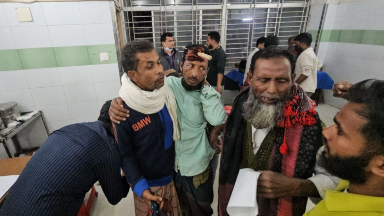 বানিয়াচংয়ে মসজিদের টাকা নিয়ে ফের সংঘর্ষ, শতাধিক আহ...
