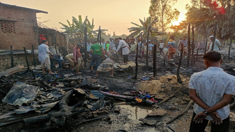 পেকুয়ায় বিদ্যুতের মিটার ব্লাস্ট হয়ে আগুন, তিন ব...