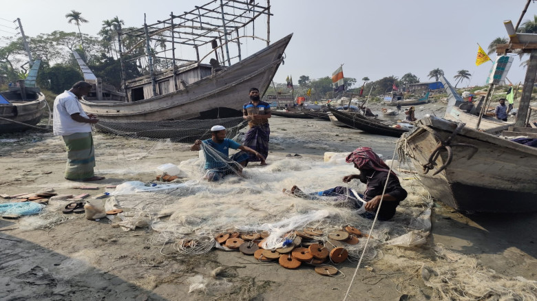 ইলিশের অভয়াশ্রমে ভোলায়  মাছ ধরার উপর ২ মাসের সরকার...
