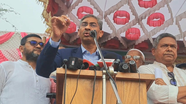কৃষকের মণিকোঠায় থাকা জিয়াউর রহমানের স্বপ্নের খালে ...
