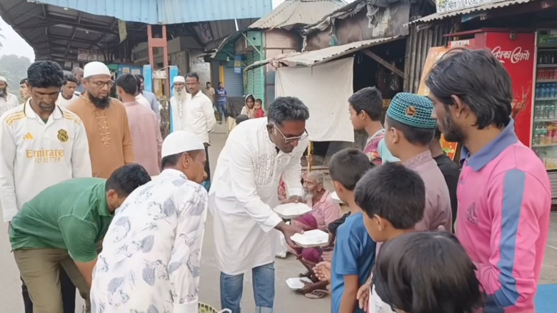 রাজনীতির মঞ্চ ছাড়িয়ে মানবিক রনি: রমজানে ছিন্নমূলদে...