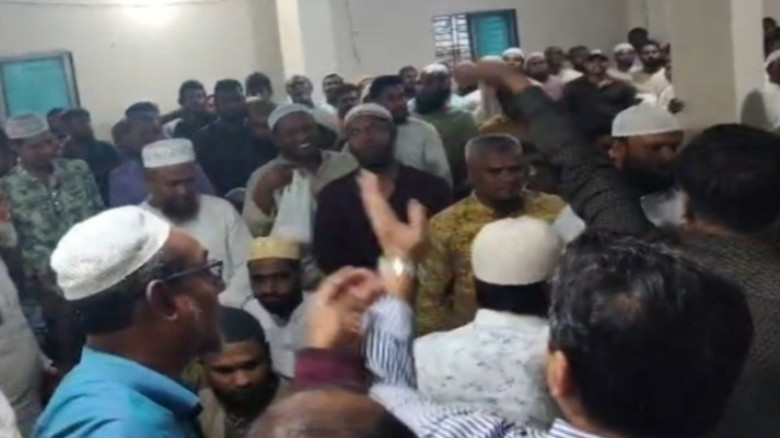 নারায়ণগঞ্জে বিকেএমইএর সভাপতিকে ফ্যাসিস্ট দোসর বলা...