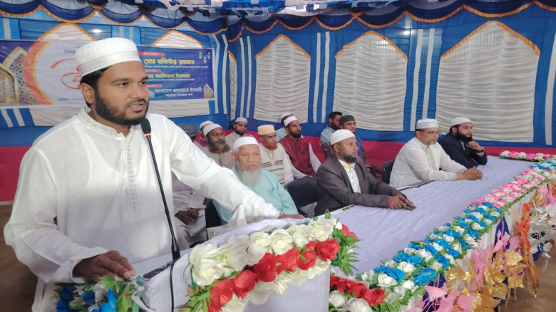 কাহারোলে বিশিষ্টজনদের সম্মানে জামায়াতের ইফতার মাহফ...
