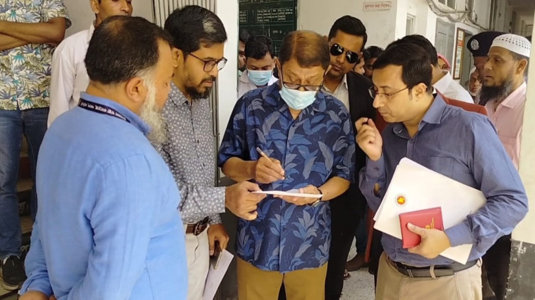 ২১ ডাক্তারের মধ্যে অর্ধেকেরও বেশি অনুপস্থিত...