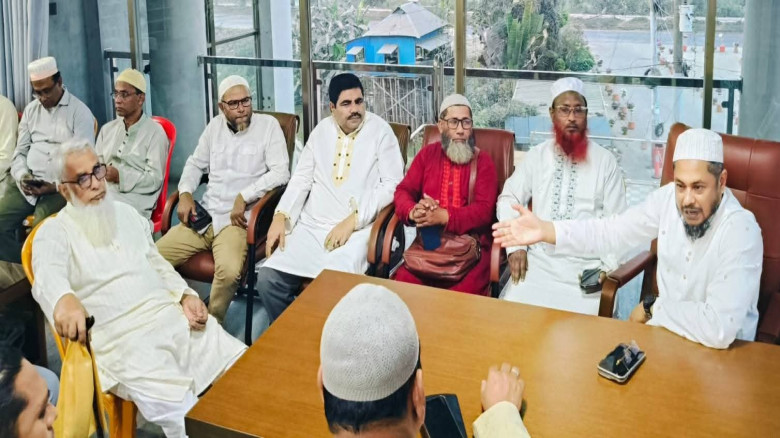 দাউদকান্দি পৌরসভার উন্নয়ন ভাবনায় সাংবাদিকদের সঙ্গে...