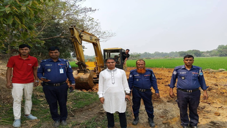 অবৈধ ভাবে মাটি কাটায় একলক্ষ টাকা জরিমানা কাপাসিয়া...