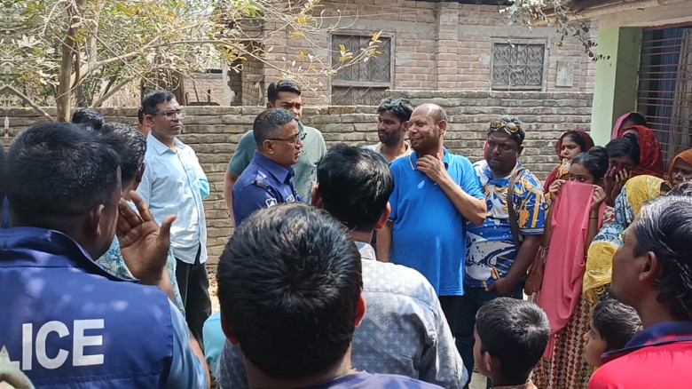 আলমডাঙ্গায় পটকা তৈরির সময় বিস্ফোরণে তিন শিশু দগ্ধ,...