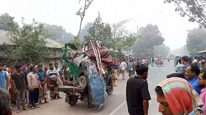 রাজশাহীতে সিএনজি-ভটভটি সংঘর্ষ, নিহত ৩...