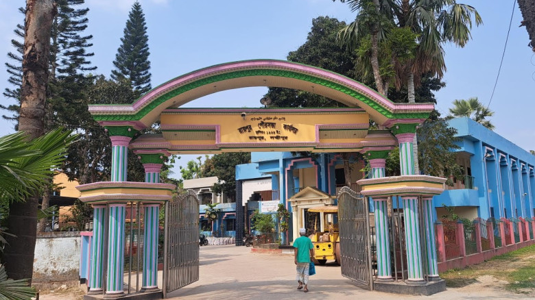রমজান জুড়ে বিশুদ্ধ পানির সংকট, বিপাকে রায়পুর পৌরবা...