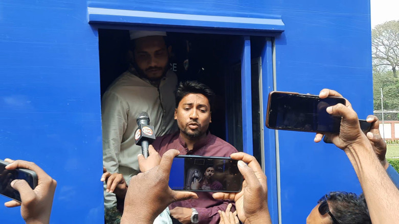 ঝিনাইদহে বাসে আগুন ও পাম্প ভাংচুরের ঘটনায় ৭ বৈষম্য...