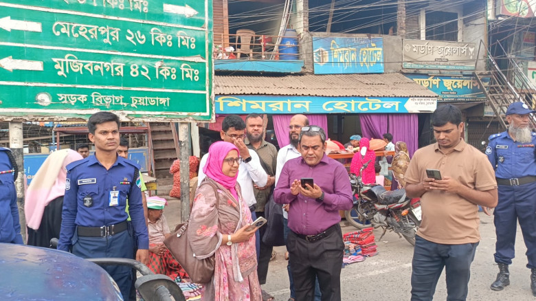 ইফতারির বেগুনে তাজা পোকা, চুয়াডাঙ্গায়  ভোজন বিলাসস...