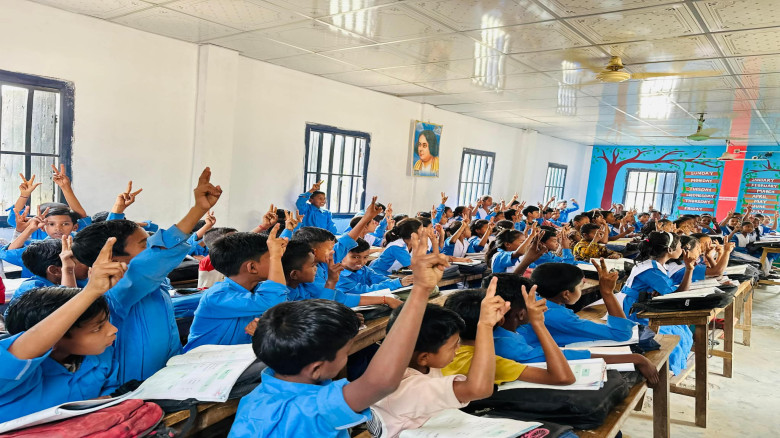চুনারুঘাটে নতুন পোশাকে চা বাগান শিশুদের মুখে হাসি...