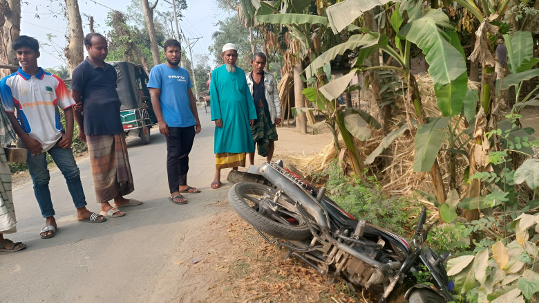 রাজশাহীতে চেয়ারম্যানকে পিটিয়ে ভিজিএফ কার্ডের তালিক...