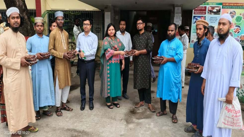 সৈয়দপুরে রিলিফের খেঁজুর বিভিন্ন মাদ্রাসা, এতিমখানা...