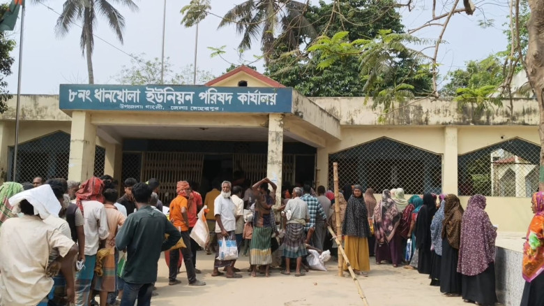 গাংনীতে ভিজিএফের চাল বিতরণে স্বজনপ্রীতির অভিযোগ...