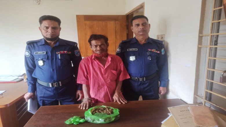 মনোহরদীতে ভাতের হোটেল থেকে মাদক বিক্রেতা গ্রেপ্তার...