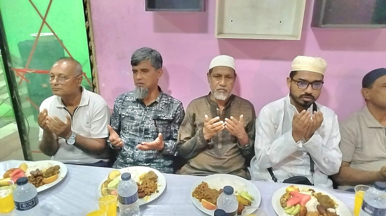 হাকিমপুরে জামায়াতে ইসলামের উদ্যোগে  দোয়া ও  ইফতার ...