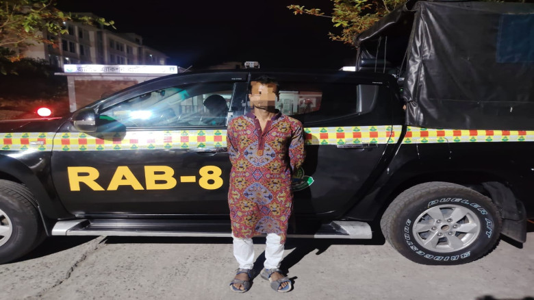 নেছারাবাদে মাথাবিহীন লাশ: ২৪ ঘণ্টায় দুই প্রধান আসা...