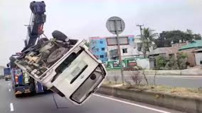 বগুড়ায় মাইক্রোবাসে গ্যাস সিলিন্ডার বিস্ফোরণ, নিহত ...