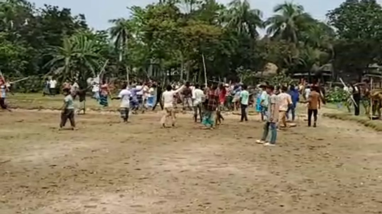 নেত্রকোণায় ঈদের আগে গরু জবাই নিয়ে সংঘর্ষ, আহত ১৫...