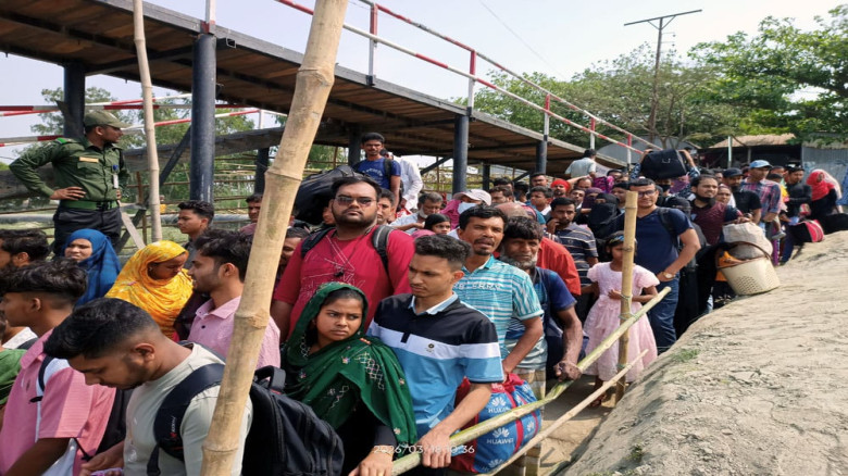 স্বস্তির ঈদ যাত্রায় আরিচা-কাজিরহাট নৌরুটে ঘরমুখো ম...