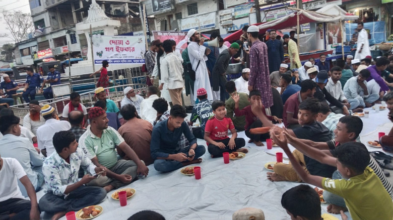 নল‌ছি‌টি‌তে শহীদ ওসমান হাদির স্মর‌ণে দোয়া ও গণ ইফত...