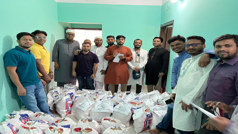 বোরহানউদ্দিন ফাউন্ডেশন এর উদ্যোগে ১৫০ পরিবারের মাঝ...