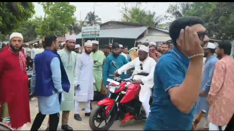 চুয়াডাঙ্গার আলমডাঙ্গায় বিএনপির দুই গ্রুপের সংঘর্ষে...