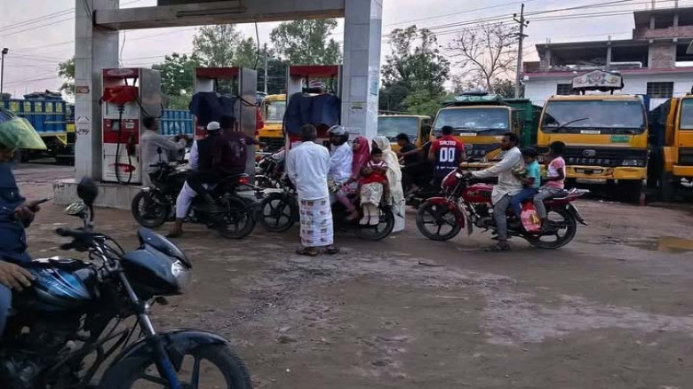 সৈয়দপুরসহ জেলায় পেট্রোল পাম্পগুলোতে জ্বালানী সংকট,...
