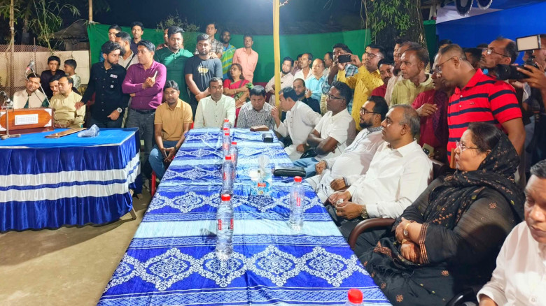 আদি দুর্গোৎসবে জেগে উঠল নেত্রকোণা: বাসন্তী পূজায় স...