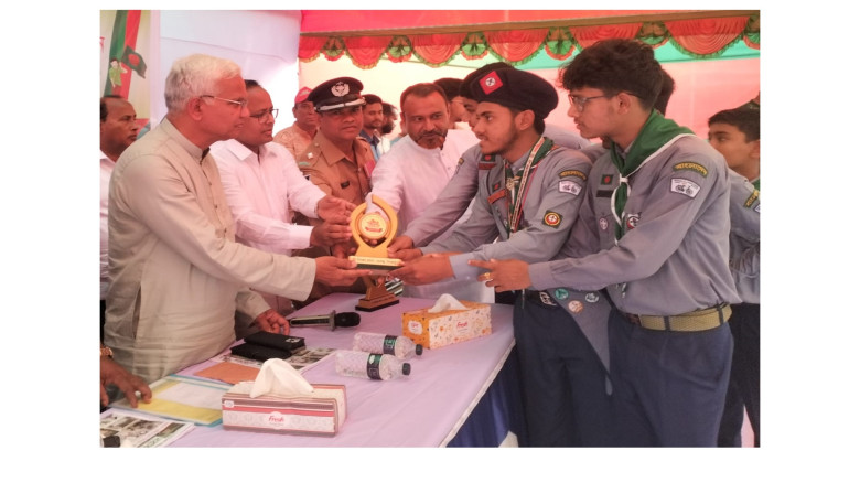 বীর মুক্তিযোদ্ধা বীরঙ্গনা পরিবারকে পুরস্কার প্রদান...