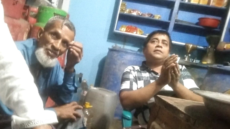 নেছারাবাদে পেট্রোল সংকটের অজুহাতে বাড়ছে দাম, লিটার...
