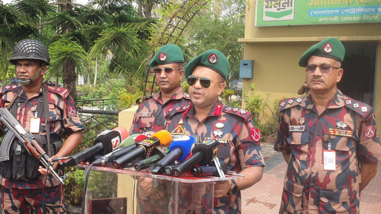 রাজশাহীতে তেল মজুদ ও পাচার রোধে বিজিবির কড়া নজরাদি...