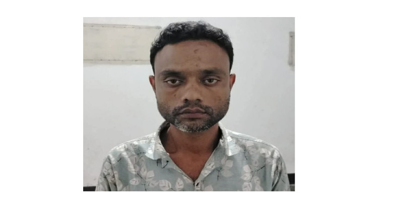 নওগাঁয় স্বামীর ছুরিকাঘাতে স্ত্রীর মৃত্যু, স্বামী আ...