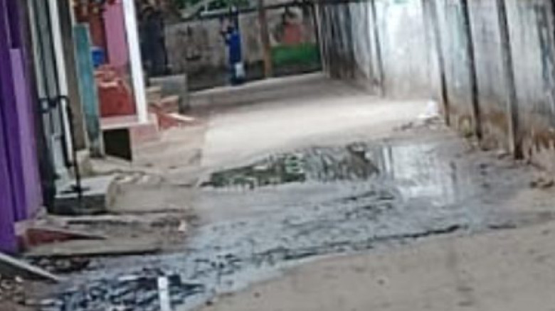 চুনারুঘাট পৌরশহরে ড্রেনেজ ব্যবস্থা না থাকায় দুর্ভো...