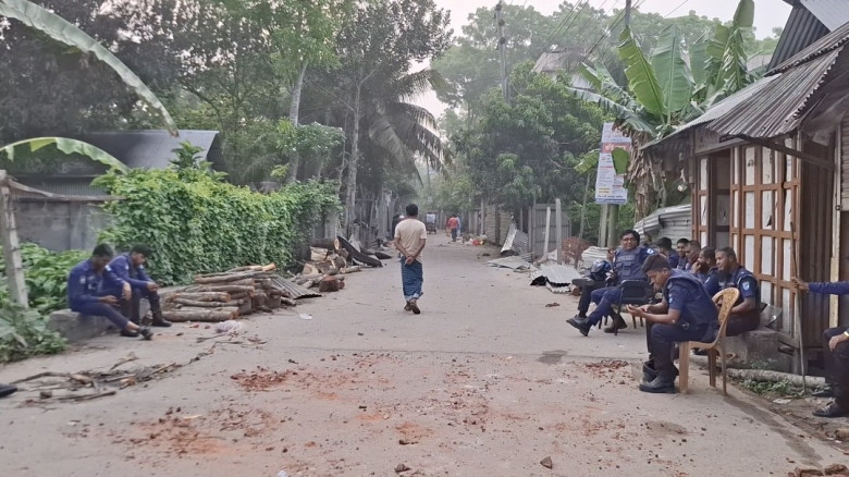 মাদারীপুরে বিয়ের অনুষ্ঠানে চেয়ারে বসা নিয়ে বিরোধের...