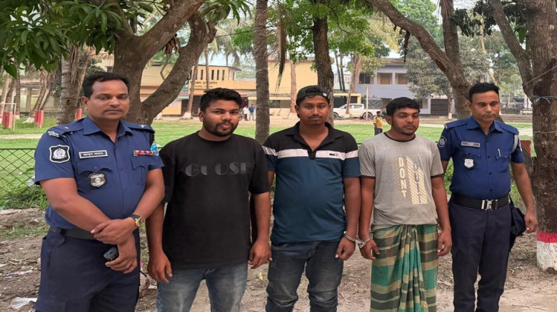 কৃষি জমি থেকে মাটি কাটার অপরাধে সিংগাইরে তিন মাটি ...
