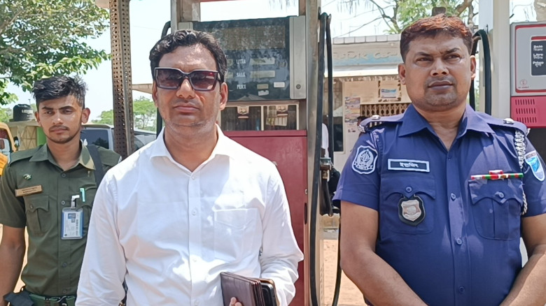 সালথায় অবৈধ তেল বাণিজ্য: ভ্রাম্যমাণ আদালতে যুবকের ...