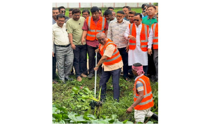 খাল পরিষ্কার কার্যক্রমের উদ্বোধন করলেন এমপি ডা. আন...