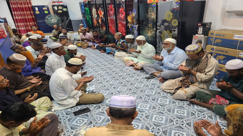 ফুলবাড়ীতে কংকা ইলেকট্রনিক্সের নতুন শোরুম উদ্বোধন...