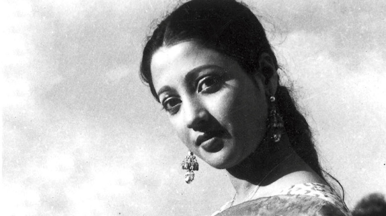 বাংলা সিনেমার মহানায়িকা সুচিত্রা সেনের জন্মদিন আজ...
