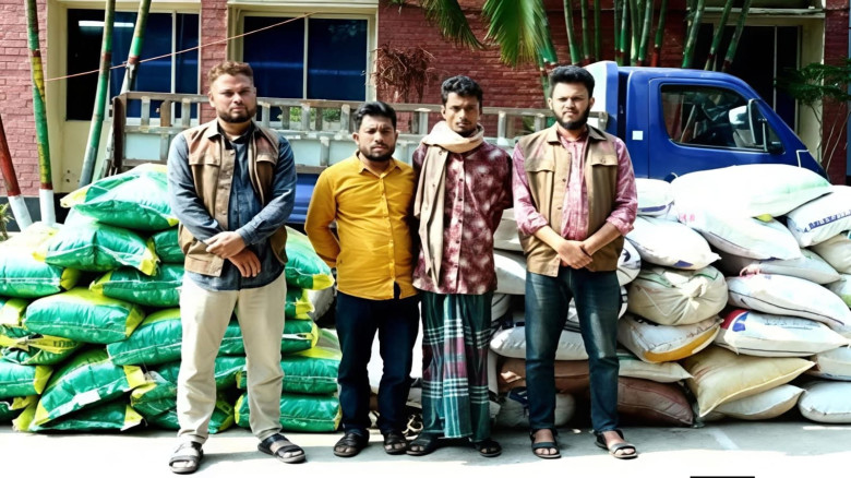 ভোরের অভিযানে ডিবির জালে ২ টন ভারতীয় পণ্য, আটক ২ চ...