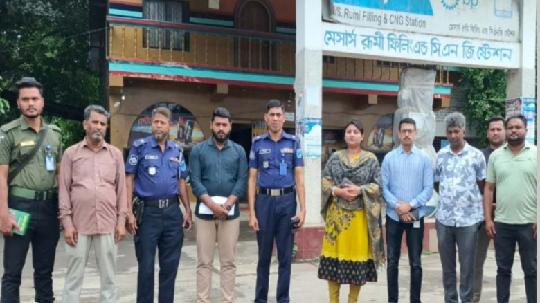 শিবালয়ে পাম্পের সাড়ে চার হাজার লিটার পেট্রোল অন্যত...