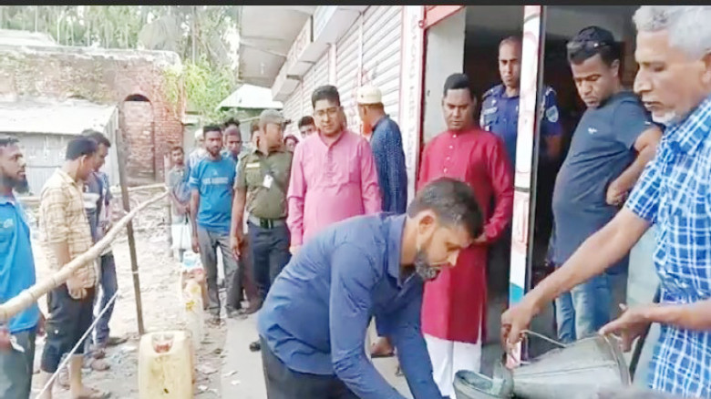 কালিয়ায় ৫টি পয়েন্টে কৃষকদের মাঝে ১০০ টাকা লিটারে ড...