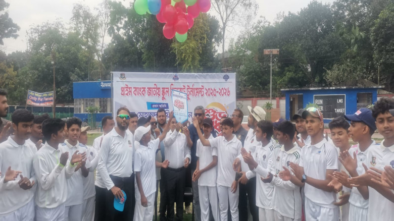 নীলফামারীতে প্রাইম ব্যাংক জাতীয় স্কুল ক্রিকেট টুর্...