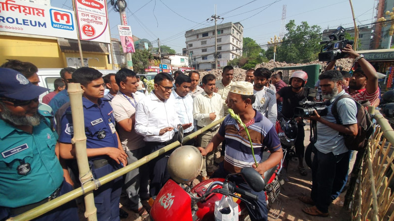 তেলের অবৈধ মজুত রোধে রাজশাহীতে ফুয়েল ম্যানেজমেন্ট’...