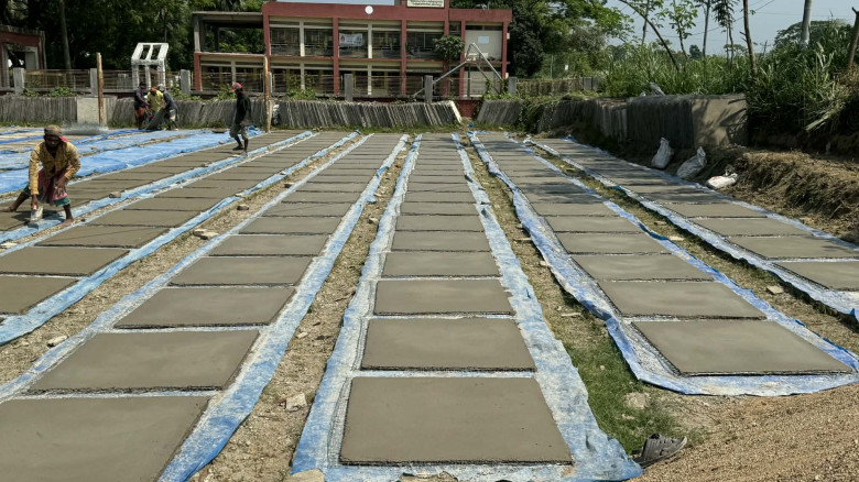 চাঁদপুরে পাউবোর ৮ কোটি টাকার ফেরো সিমেন্ট স্ল্যাব ...