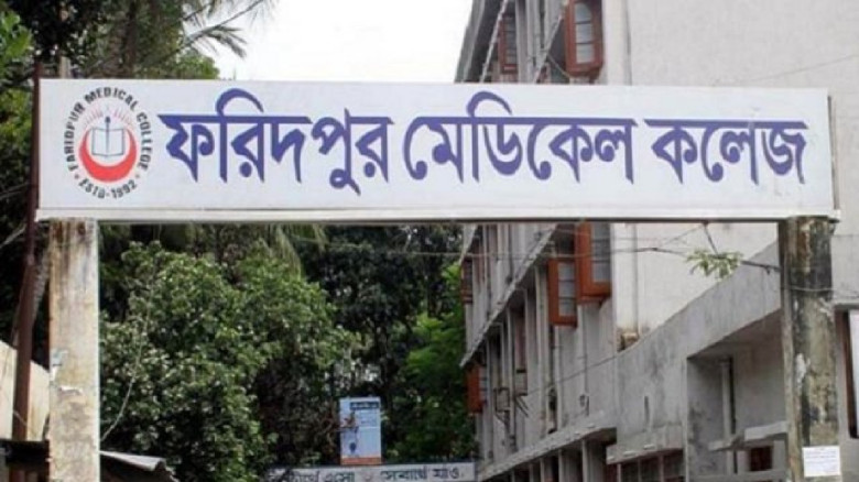 সৎ সন্তানদের হামলায় মা-ছেলে আহত, হাসপাতালে ভর্তি...