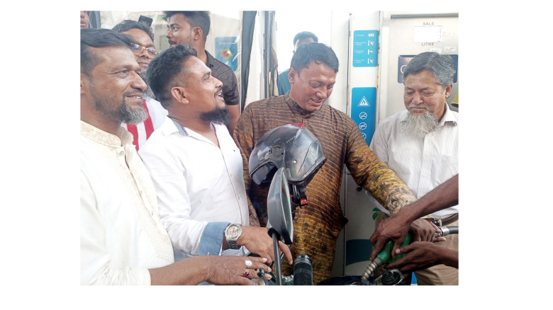 গোপালগঞ্জের বিভিন্ন তেলের পাম্প পরিদর্শন করলেন ডা....